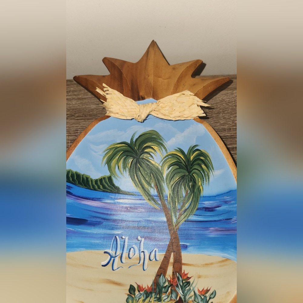 Beautiful Tiki Wood Pineapple Dish/Bowl with Hawaii Palm Tree SEE DESCRIPTION. - Picture 4 of 7